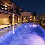 Hotel Robida &