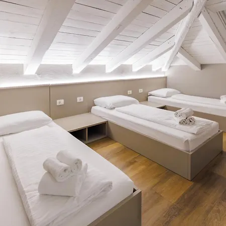 Hotel Robida & *