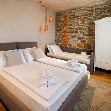 Hotel Robida &