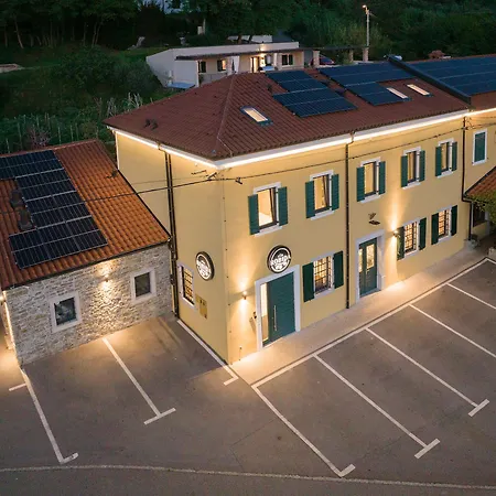 Szálloda Robida & Črni Kal