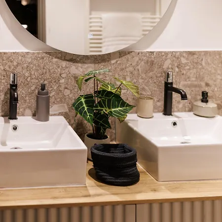 Hotel Robida & Črni Kal