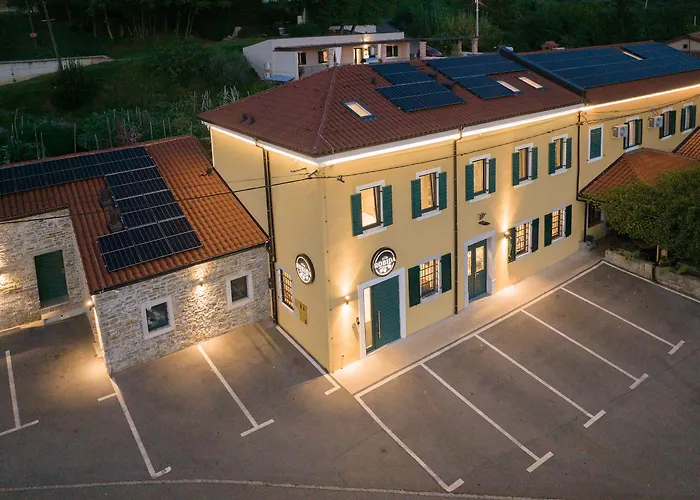 Hotel Robida & Črni Kal